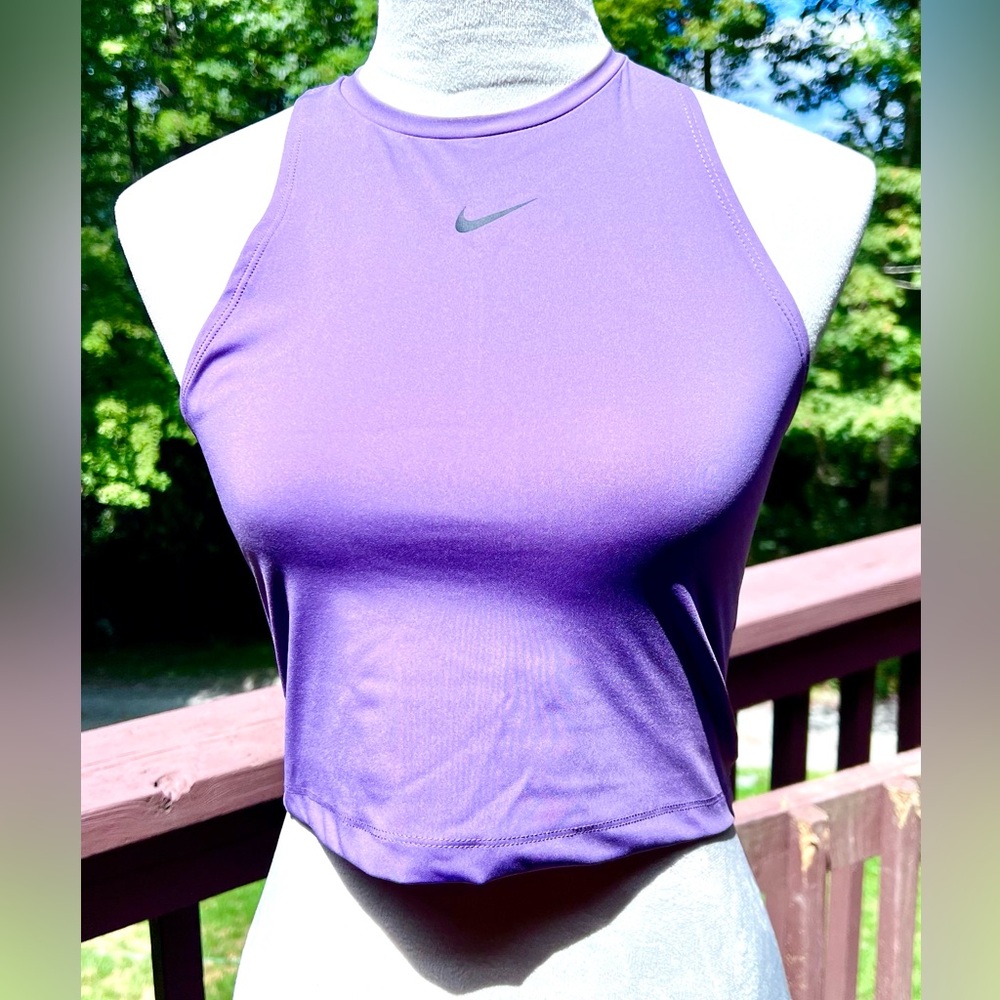 VGUC Nike sports bra. Medium  147A